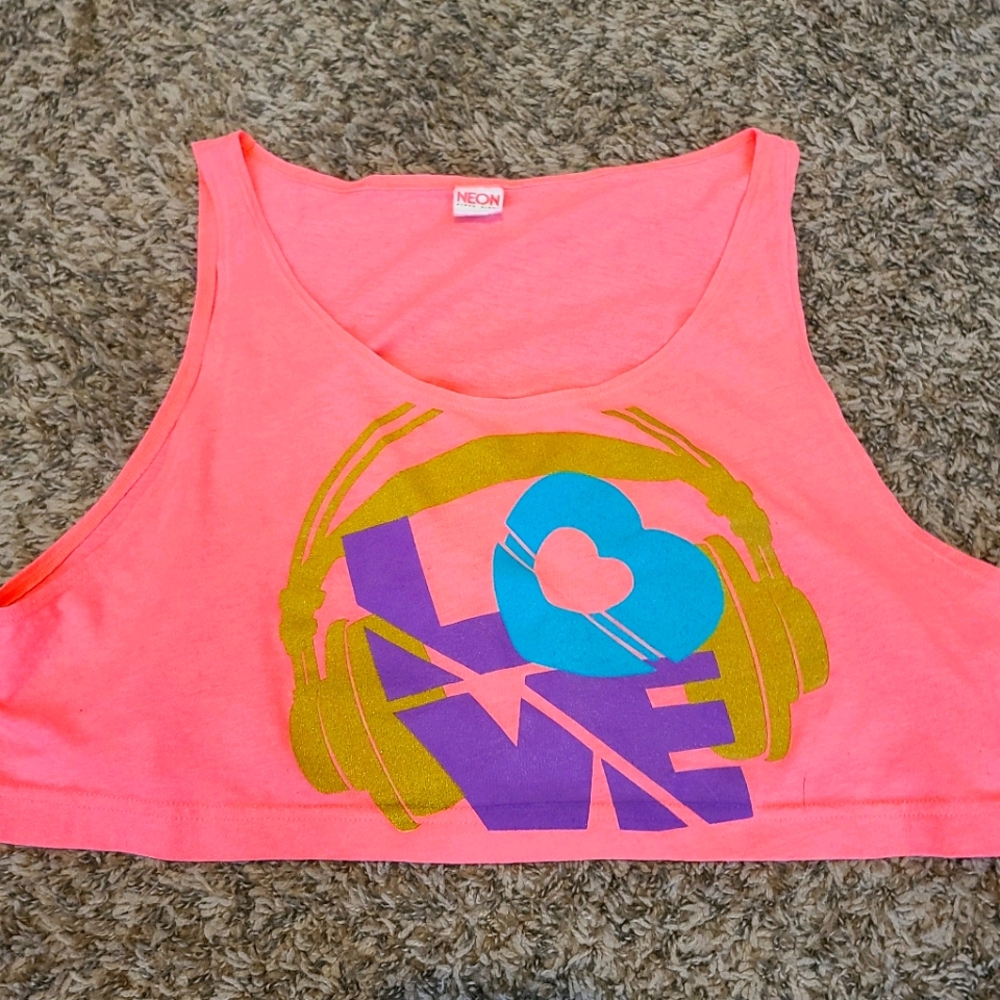 Love cropped tank
